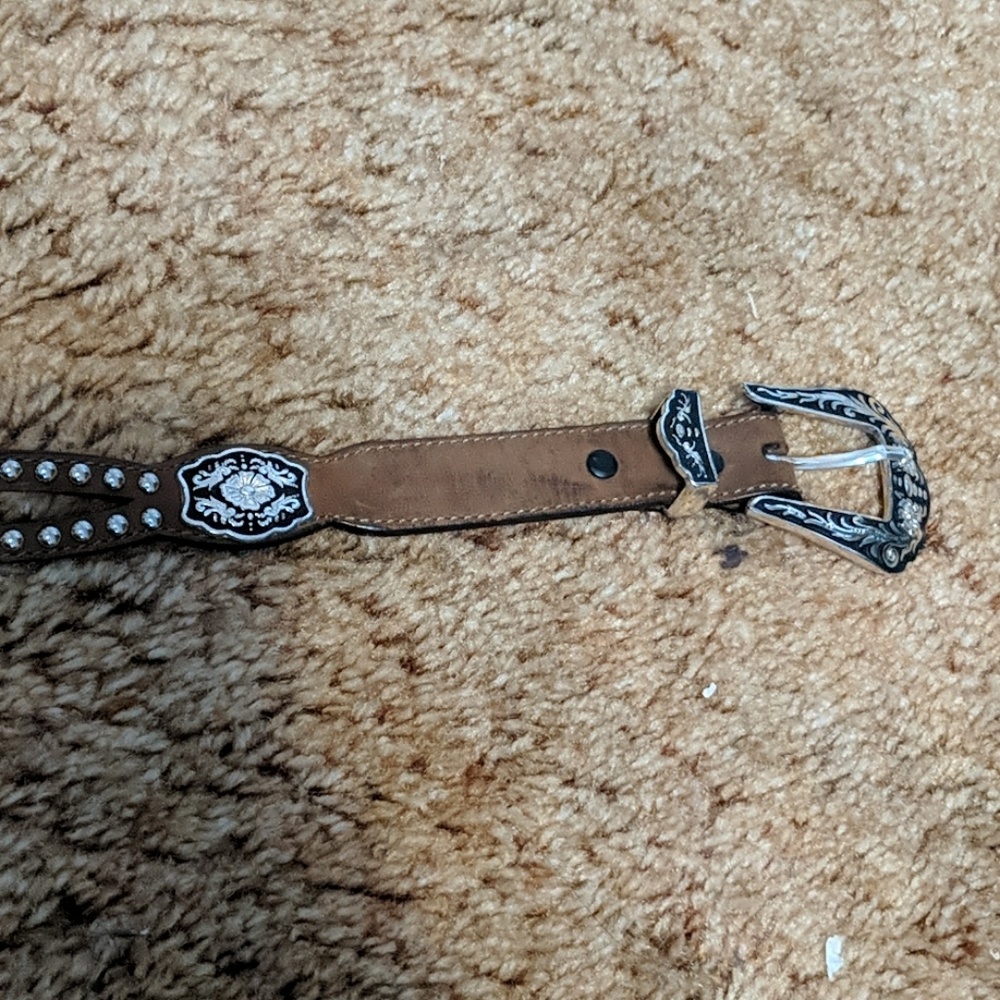 Leather belt w embellishment 36 in